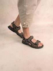Sandały TBS Jaimmye. Brązowe sandały Tbs, bez wzorów, z materiału, eleganckie, bez obcasa, bez zapięcia. Za 348.00 zł.
