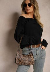 Czarny Sweter Off Shoulder z Wiskozą z Ozdobnym Marszczeniem przy Dekolcie Nelilda. Czarne swetry Renee, bez wzorów, z jeansu, bez ramiączek. Za 119.99 zł.