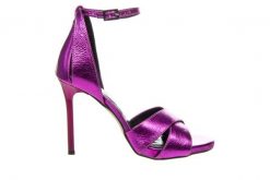 Sandały Bayla-157 4563 158-P Fuksja Lico 157040, Skóra naturalna - 38. Czerwone sandały Bayla, bez wzorów, z materiału, z otwartym noskiem, bez obcasa, na platformie, bez zapięcia. W wyprzedaży za 224.10 zł.