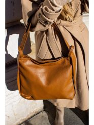 Victor & Hugo Paris Skórzana torebka "Teva" w kolorze karmelowym - 40 x 36 x 9 cm rozmiar: onesize. Brązowe torebki klasyczne Victor & Hugo Paris, bez wzorów, z materiału, bez dodatków. Za 304.99 zł.