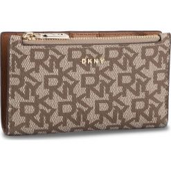 Duży Portfel Damski DKNY - R92ZJC08 Chn Lg/Drftwd QLB. Brązowe portfele DKNY, bez wzorów, ze skóry ekologicznej. W wyprzedaży za 209.00 zł.