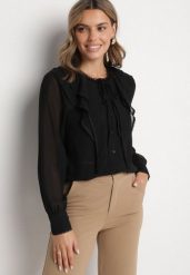 Czarna Koszula Ozdobiona Falbankami Kardiva. Czarne koszule Born2be, l, bez wzorów, z jeansu, bez kołnierzyka, bez ramiączek. Za 99.99 zł.