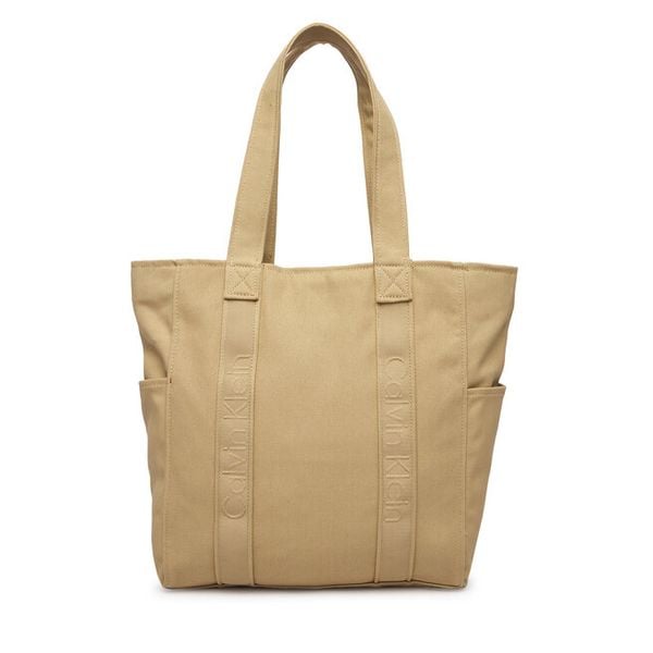Torebka Calvin Klein. Brązowe torebki klasyczne Calvin Klein, bez wzorów, bez dodatków. Za 326.99 zł.