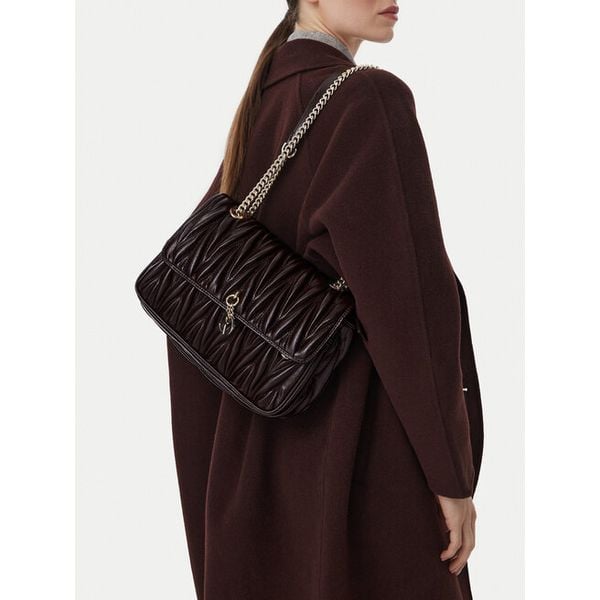 Torebka Eva Minge. Czerwone torebki klasyczne Eva Minge, bez wzorów, bez dodatków. Za 279.99 zł.