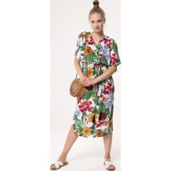 Biała Sukienka Naiad. Białe sukienki Born2be, na co dzień, l, bez wzorów, z materiału, bez kołnierzyka, bez ramiączek, midi, proste. Za 29.99 zł.