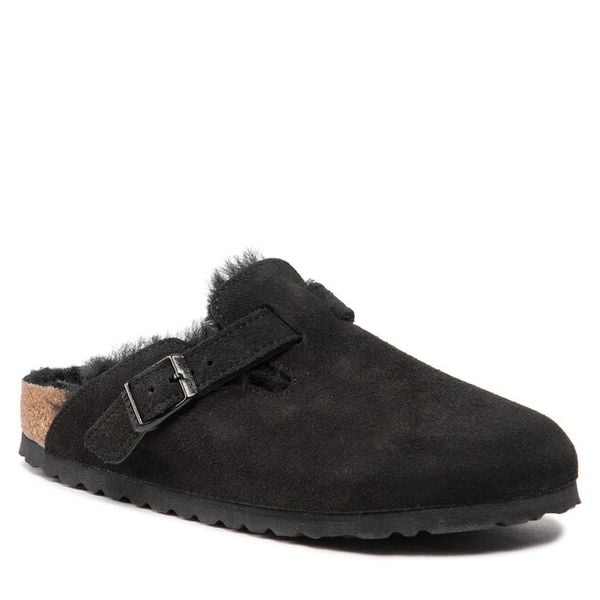 Kapcie Birkenstock. Czarne obuwie domowe Birkenstock, bez wzorów, bez zapięcia. Za 854.99 zł.