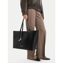 Torebka Nine West. Czarne shopper Nine West, bez wzorów, bez dodatków. Za 279.99 zł.