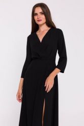 Elegancka sukienka rozkloszowana kopertowy dekolt czarna. Czarne sukienki Stylove, do pracy, l, z aplikacjami, z elastanu, biznesowe, bez kołnierzyka, bez ramiączek, midi, dopasowane. Za 359.00 zł.