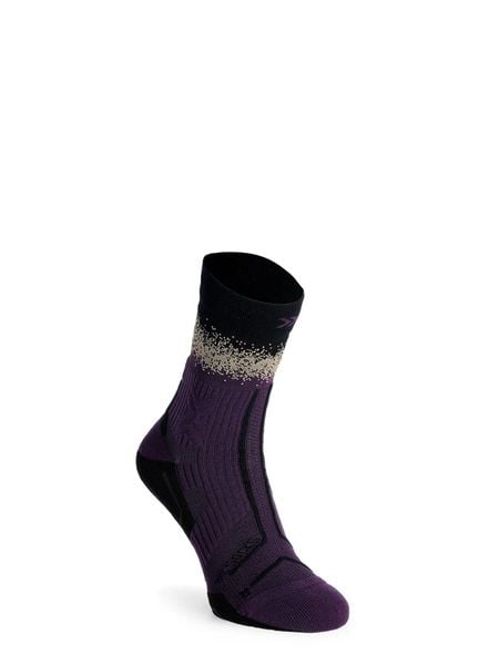 Skarpety do biegania X-Socks Trailrun Terraskin Perform Crew. Fioletowe skarpety X Socks, bez wzorów, z dzianiny. Za 120.99 zł.