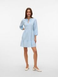 Vero Moda Sukienka w kolorze błękitnym rozmiar: M. Niebieskie sukienki Vero Moda, m, bez wzorów, z bawełny, bez kołnierzyka, bez ramiączek, mini. Za 114.17 zł.