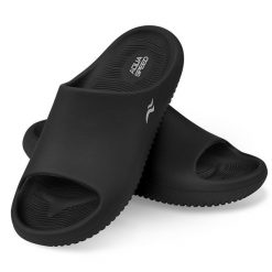 Klapki basenowe Aqua Speed Toledo. Czarne klapki Aqua-Speed, bez wzorów, bez obcasa. Za 59.99 zł.