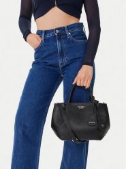 Guess Torebka Amorette HWBG78 98060 Czarny. Czarne torebki klasyczne Guess, z aplikacjami, ze skóry, bez dodatków. Za 419.99 zł.