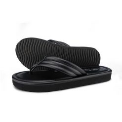 Klapki plażowe damskie Flip Flop Fauna Flip. Czarne klapki Flip Flop, bez wzorów, bez obcasa. Za 100.05 zł.