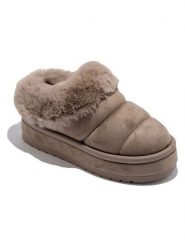 C'M Kapcie w kolorze khaki rozmiar: 41. Brązowe obuwie domowe C'M, bez wzorów, bez zapięcia. Za 117.99 zł.