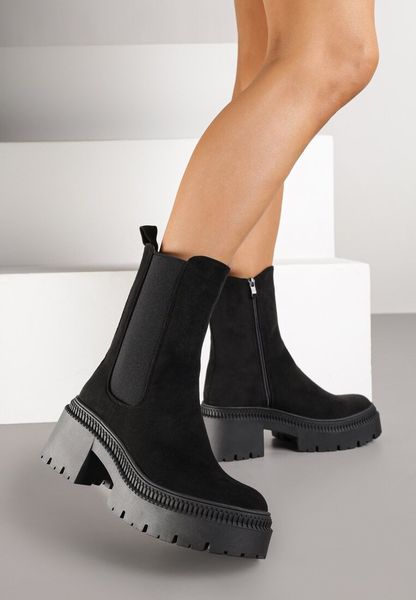 Czarne Botki w Stylu Sztybletów na Grubej Podeszwie Fesalana. Czarne botki Born2be, bez wzorów, z jeansu, bez obcasa, na płaskiej podeszwie, bez zapięcia. Za 159.99 zł.