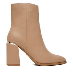 Botki Nine West. Brązowe botki Nine West, bez wzorów, bez obcasa, na słupku, bez zapięcia. Za 279.99 zł.