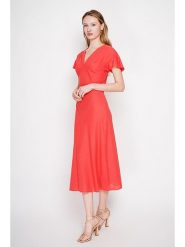 ASSUILI Lniana sukienka w kolorze czerwonym rozmiar: 40. Czerwone sukienki Assuili, bez wzorów, ze lnu, bez kołnierzyka, bez ramiączek, midi. Za 130.99 zł.