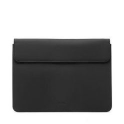 Etui na laptopa Rains. Czarne torby na laptopa Rains, bez wzorów. Za 159.99 zł.