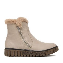 Botki Rieker. Brązowe botki Rieker, bez wzorów, bez obcasa, na płaskiej podeszwie, bez zapięcia. Za 379.99 zł.