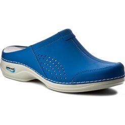 Klapki NURSING CARE - Venezia WG3A07 Electric Blue. Niebieskie klapki Nursing Care, bez wzorów, z materiału, bez obcasa, na obcasie. W wyprzedaży za 219.00 zł.