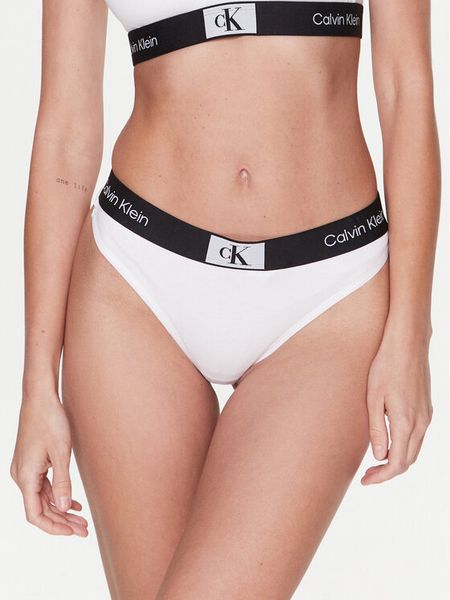 Calvin Klein Underwear Stringi 000QF7221E Biały. Białe stringi Calvin Klein Underwear, bez wzorów, z bawełny. Za 59.99 zł.