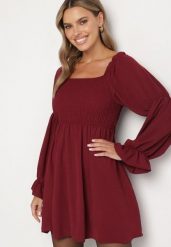 Bordowa Rozkloszowana Sukienka z Elastyczną Górą i Falbankami przy Rękawach Saviella. Czerwone sukienki Born2be, na co dzień, bez wzorów, z jeansu, eleganckie, bez kołnierzyka, bez ramiączek, mini, rozkloszowane. Za 79.99 zł.