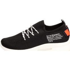 Czarne sportowe buty damskie McKeylor 14421. Obuwie sportowe marki McKeylor. W wyprzedaży za 89.00 zł.