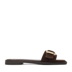 Klapki Beverly Hills Polo Club. Brązowe klapki Beverly Hills Polo Club, bez wzorów, bez obcasa. Za 249.99 zł.