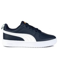 Buty damskie sportowe trampki Puma RICKIE. Białe obuwie sportowe Puma, bez zapięcia, trekkingowe. W wyprzedaży za 139.00 zł.