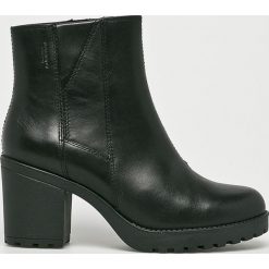 Vagabond - Botki Grace. Czarne botki Vagabond, bez wzorów, z materiału, bez obcasa, bez zapięcia. Za 449.90 zł.