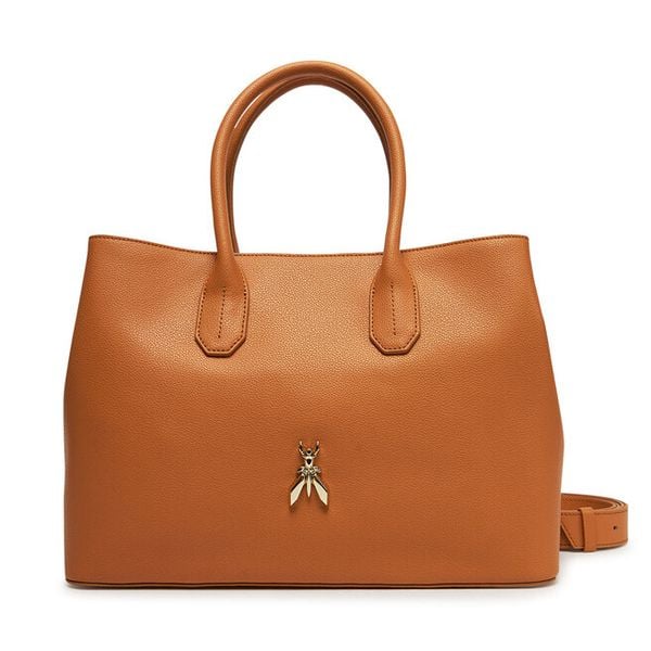 Torebka Patrizia Pepe. Brązowe torebki klasyczne Patrizia Pepe, bez wzorów, bez dodatków. Za 999.99 zł.