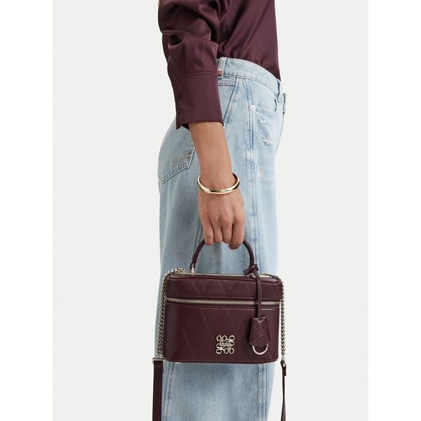 Torebka Nine West. Czerwone torebki klasyczne Nine West, bez wzorów, bez dodatków. Za 279.99 zł.
