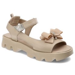 Beżowe Sandały Chebello Modne Obuwie Damskie. Brązowe sandały CheBello, z aplikacjami, ze skóry, eleganckie, bez obcasa, bez zapięcia. Za 469.00 zł.