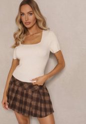 Beżowa Bluzka z Modalem Wiskozą i Kwadratowym Dekoltem Sanelora. Brązowe bluzki Renee, m, bez wzorów, z jeansu, eleganckie, bez kołnierzyka, bez ramiączek. W wyprzedaży za 69.99 zł.