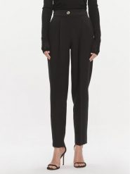 Guess Spodnie materiałowe 4RGB26 7046A Czarny Regular Fit. Czarne spodnie materiałowe Guess, z aplikacjami, z materiału. Za 319.99 zł.