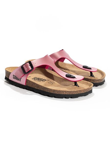 Sunbay Japonki "Camelia" w kolorze jasnoróżowym rozmiar: 42. Różowe klapki Sunbay, bez wzorów, ze skóry, z otwartym noskiem, bez obcasa. Za 134.95 zł.