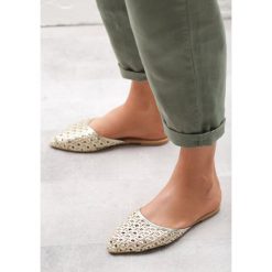 Złote Klapki Soul Into. Żółte klapki Born2be, z aplikacjami, ze szpiczastym noskiem, bez obcasa, na obcasie. Za 39.99 zł.