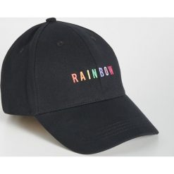 Czapka z daszkiem Rainbow - Czarny. Czapki Sinsay. Za 14.99 zł.
