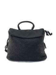 Amara Skórzany plecak "Kei" w kolorze czarnym - 33 x 28 x 13 cm rozmiar: onesize. Czarne plecaki Amara, bez wzorów, z materiału. Za 500.38 zł.