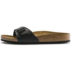 Klapki damskie Birkenstock Madrid. Czarne klapki Birkenstock, bez wzorów, z materiału, bez obcasa. Za 564.00 zł.
