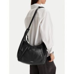 Torebka Lasocki. Czarne torebki klasyczne Lasocki, bez wzorów, bez dodatków. Za 199.99 zł.