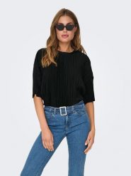 ONLY Koszulka w kolorze czarnym rozmiar: M. Czarne bluzki Only, m, bez wzorów, bez kołnierzyka, bez ramiączek. Za 92.86 zł.
