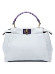 Fendi Skórzana torebka w kolorze błękitnym - 23 x 18 x 11 cm rozmiar: onesize. Niebieskie torby na ramię Fendi, bez wzorów, z materiału, przez ramię, bez dodatków. Za 7,190.99 zł.