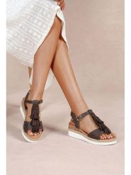 Foreverfolie Sandały w kolorze brązowym na koturnie rozmiar: 38. Brązowe sandały Foreverfolie, bez wzorów, z otwartym noskiem, bez obcasa, na koturnie, bez zapięcia. Za 121.99 zł.