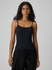 4F Top slim gładki damski - czarny S. Czarne topy 4f, s, bez wzorów, z dzianiny, bez kołnierzyka, bez ramiączek. Za 59.99 zł.