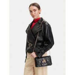 Torebka LOVE MOSCHINO. Czarne torebki klasyczne Love Moschino, bez wzorów, bez dodatków. Za 819.99 zł.