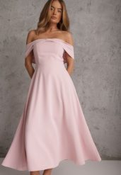 Różowa Rozkloszowana Sukienka Koktajlowa VICES z Hiszpańskim Dekoltem Neamerianne. Czerwone sukienki Renee, l, bez wzorów, eleganckie, bez kołnierzyka, bez ramiączek, midi, kopertowe. Za 179.99 zł.