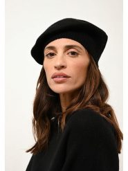 Just Cashmere Kaszmirowa czapka "Paris" w kolorze czarnym rozmiar: onesize. Czarne czapki Just Cashmere, bez wzorów, z kaszmiru. Za 209.82 zł.