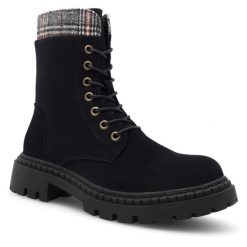 Trzewiki Clara Barson. Czarne botki Clara Barson, bez wzorów, bez obcasa, na płaskiej podeszwie, bez zapięcia. Za 149.99 zł.