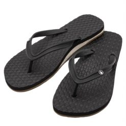 Japonki plażowe dla dorosłych Volcom Eco Concourse. Czarne klapki Volcom, bez wzorów, bez obcasa. Za 83.00 zł.
